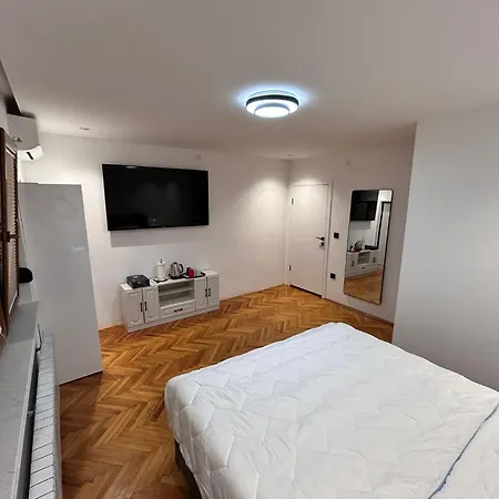 Ad Salinas Sa Premium Sobama * Tuzla