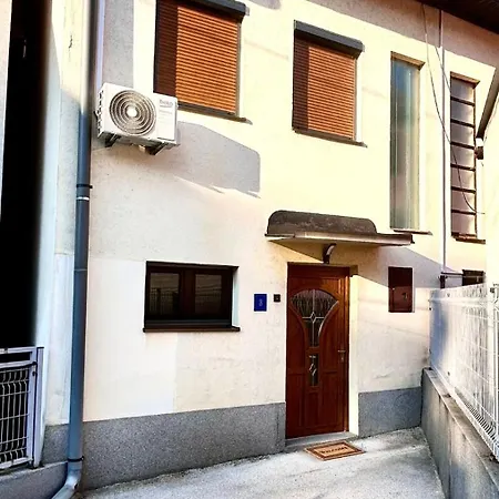 Ad Salinas Sa Premium Sobama Apartman Tuzla